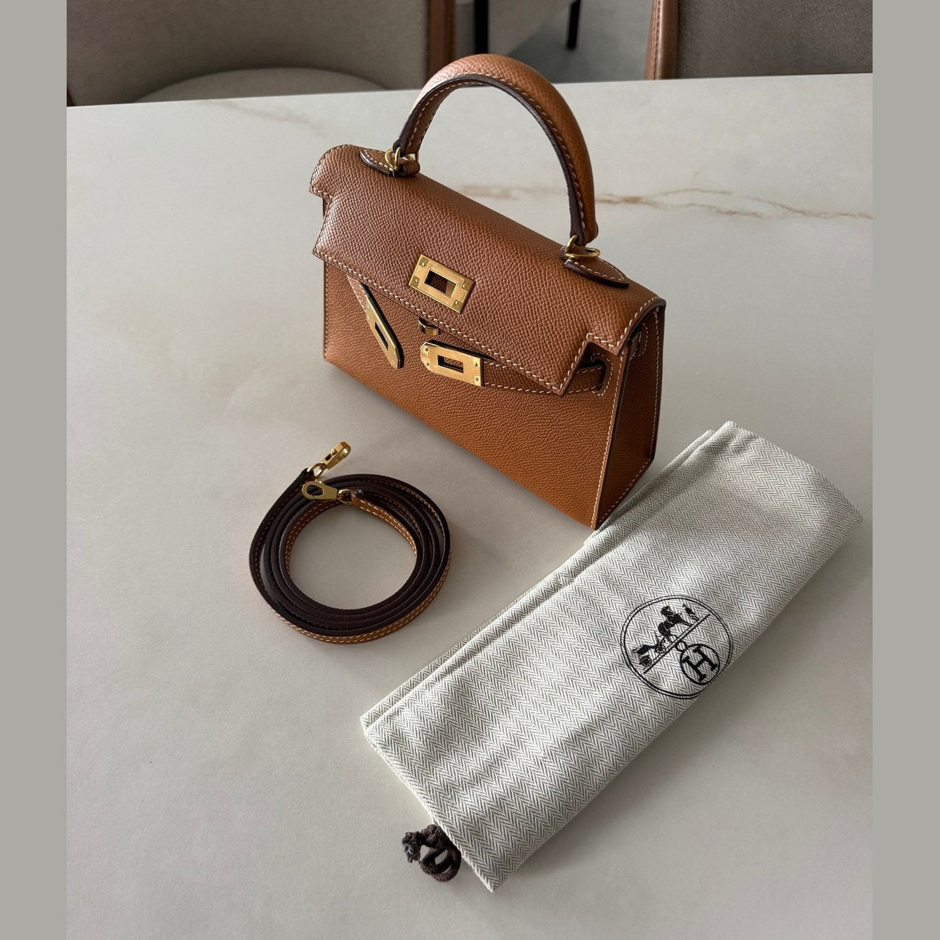 Image of Hermès  חום עם זהב kelly 20cm במלאי