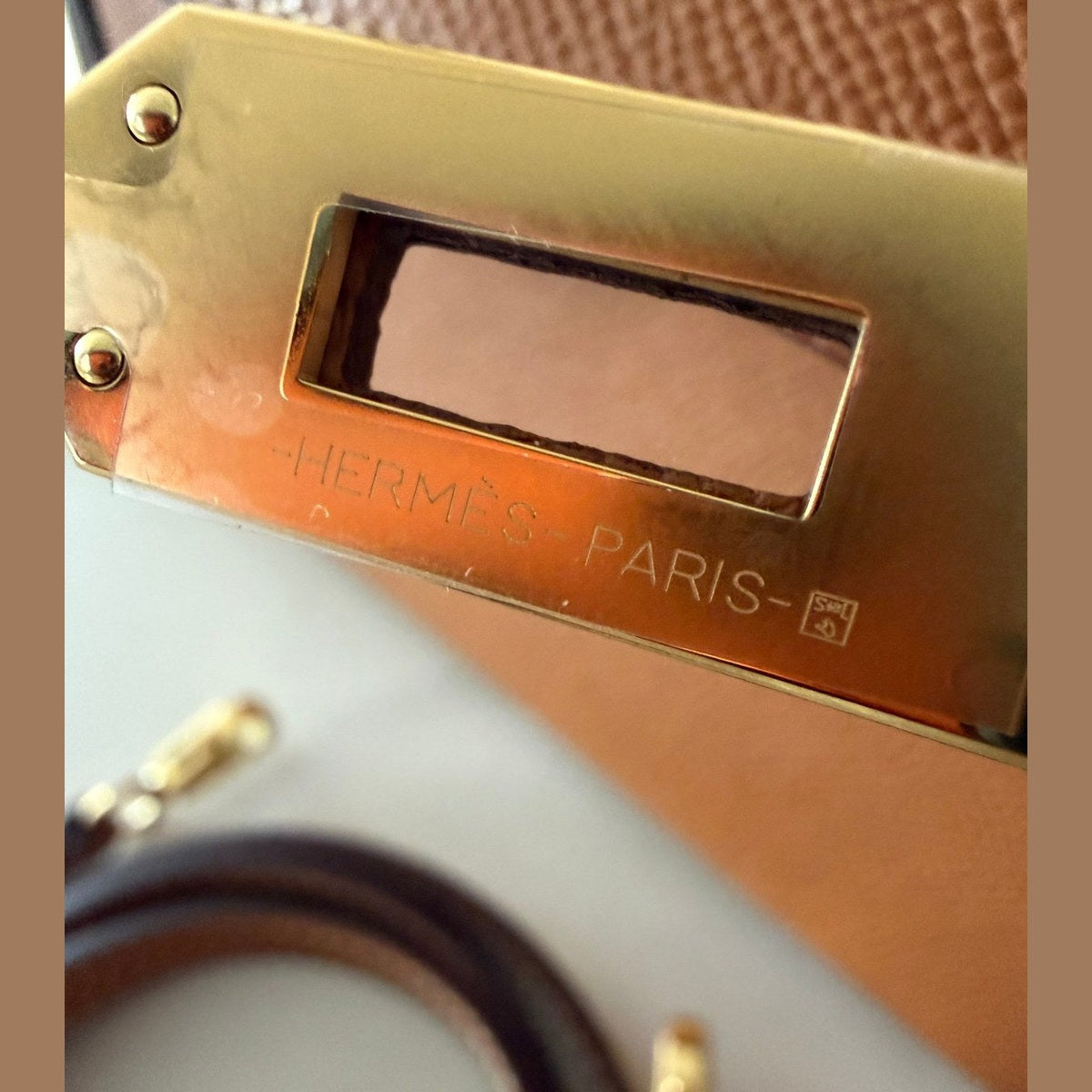 Image of Hermès  חום עם זהב kelly 20cm במלאי