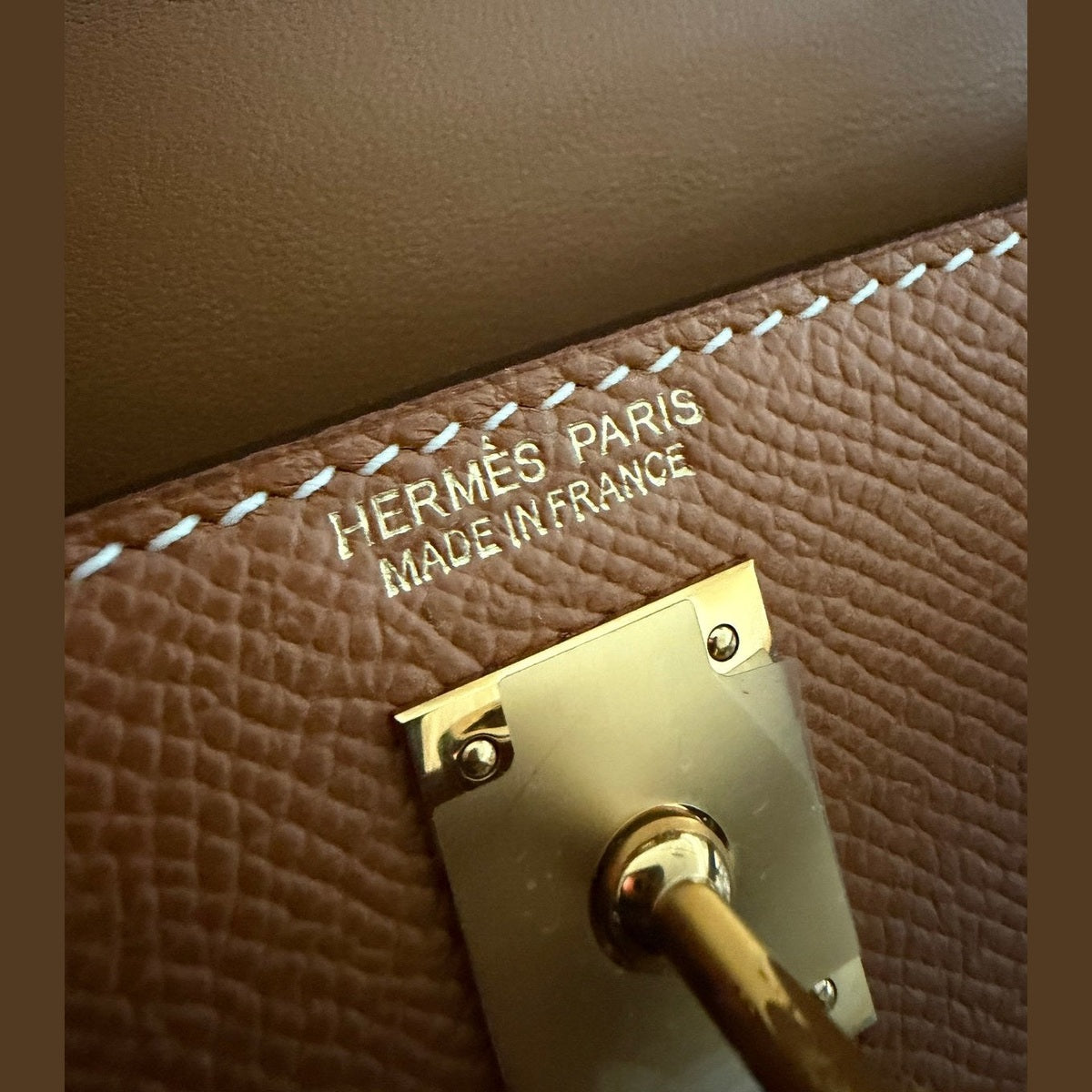 Image of Hermès  חום עם זהב kelly 20cm במלאי