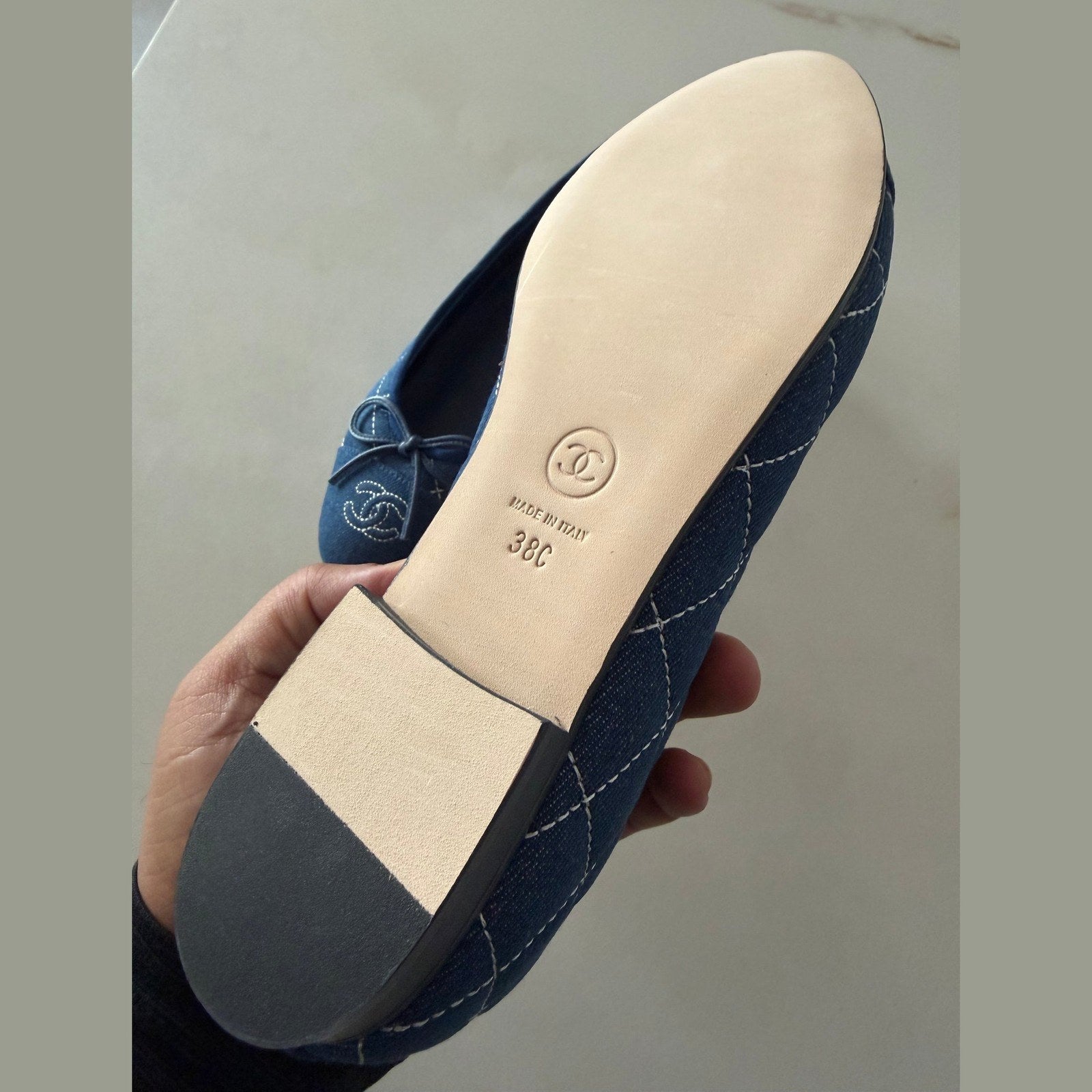Chanel flat במלאי