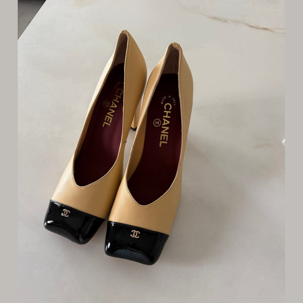 Image of Chanel heels בז במלאי