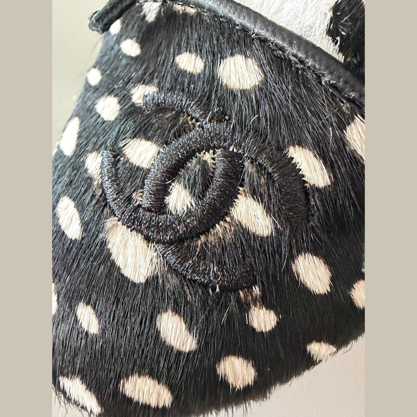 Chanel flat במלאי