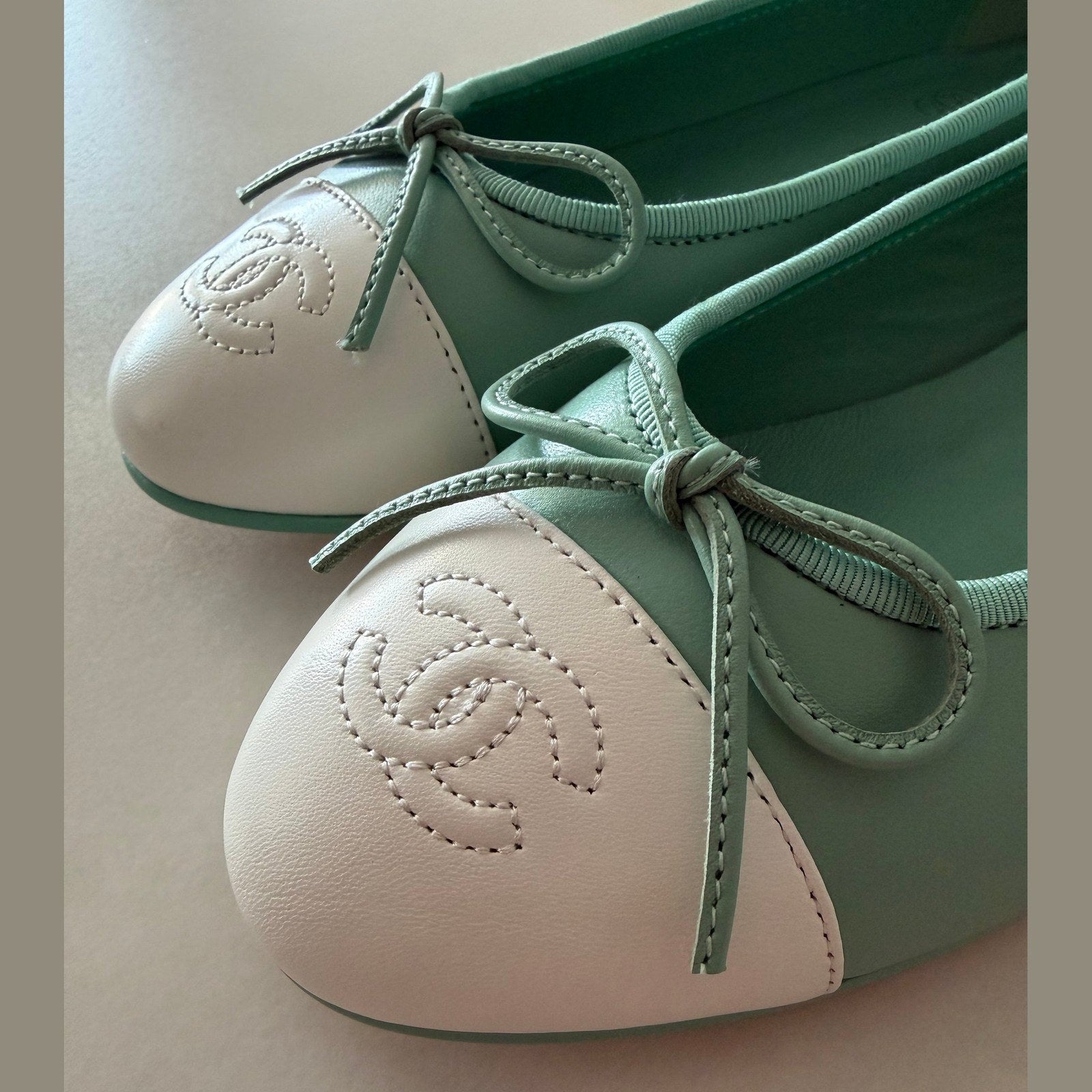Chanel flat במלאי