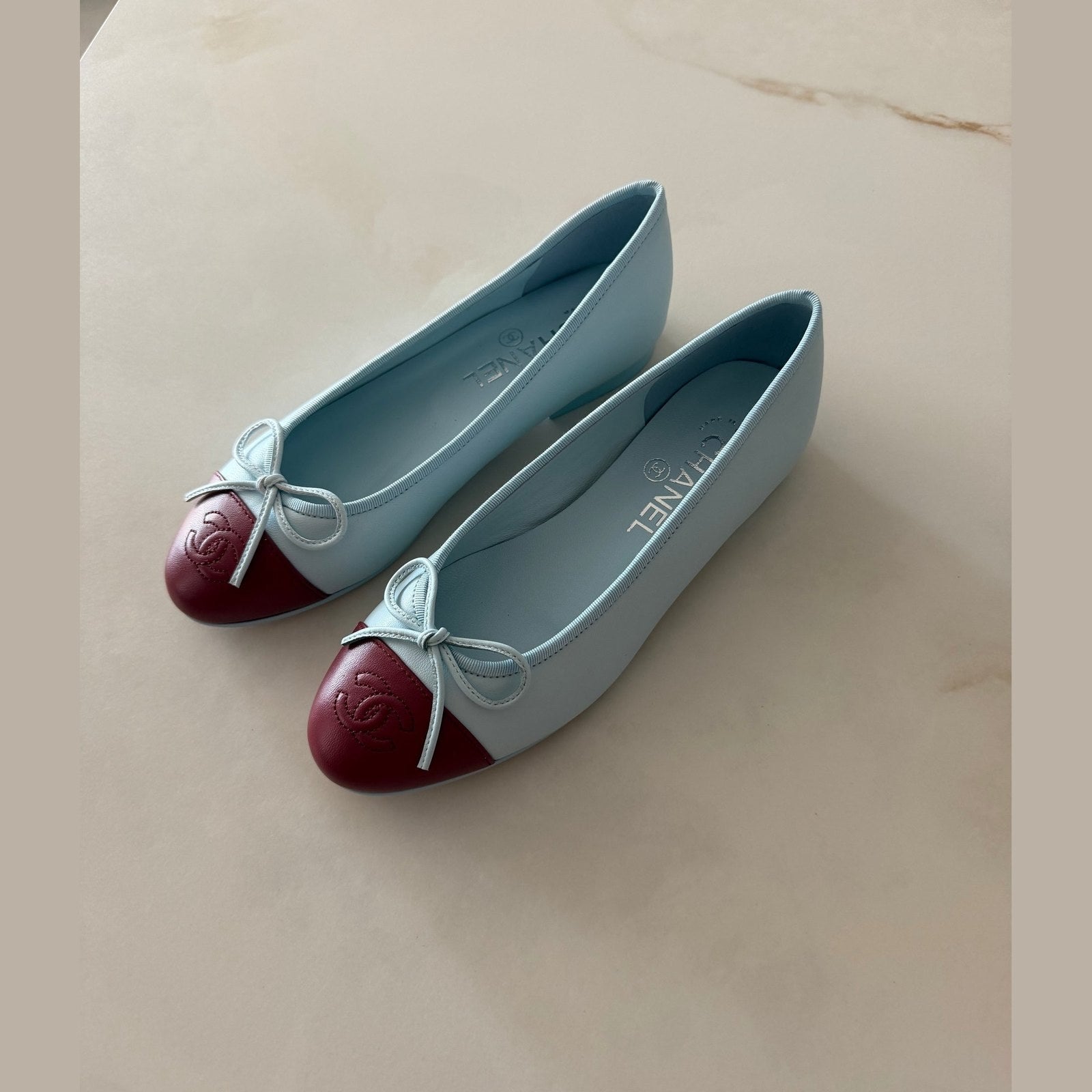 Chanel flat במלאי