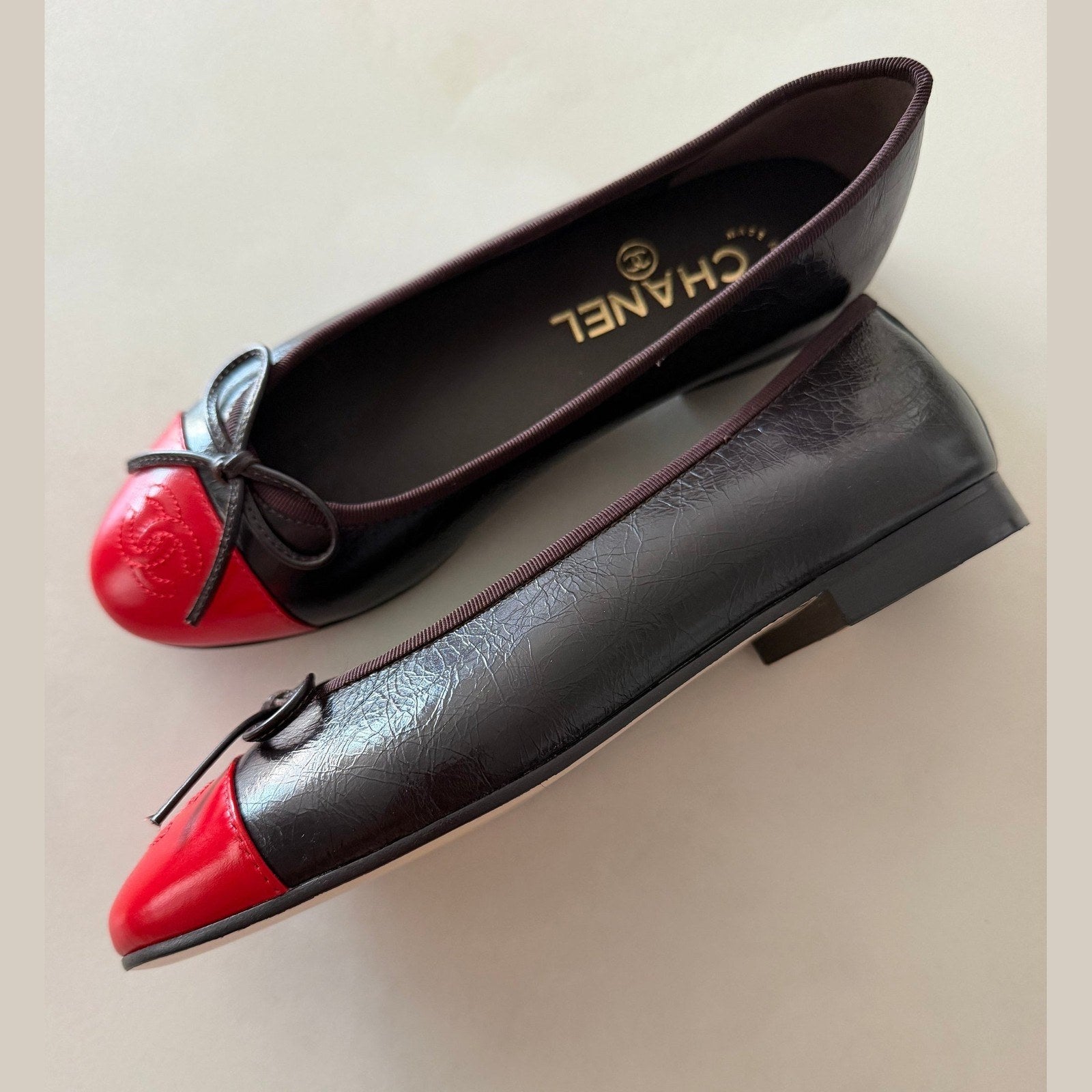 Chanel flat במלאי
