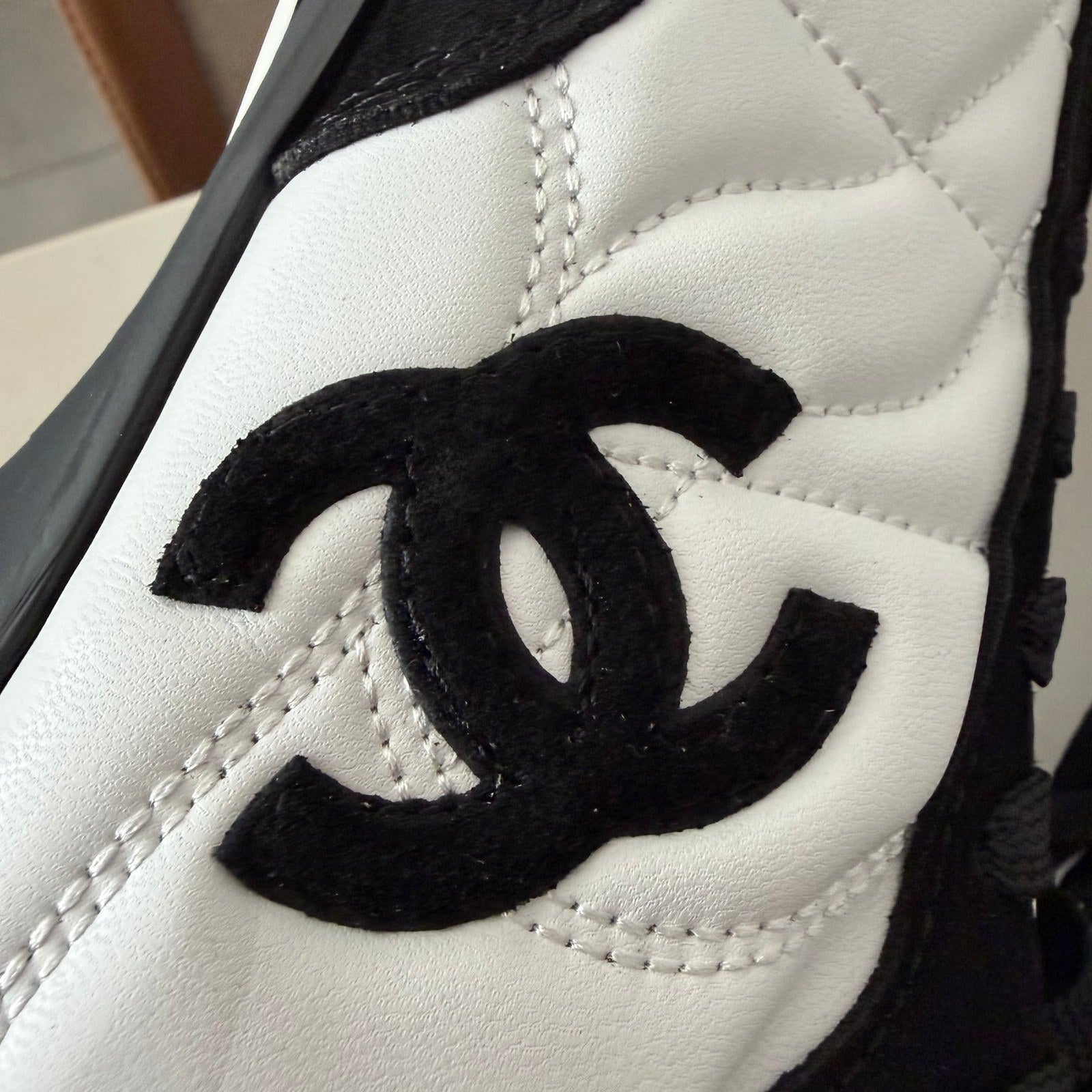 Image of chanel סניקרס לגבר במלאי