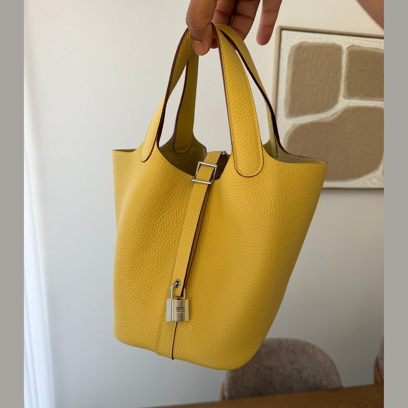 Image of Hermès Picotin 18 במלאי צהוב עם כסף