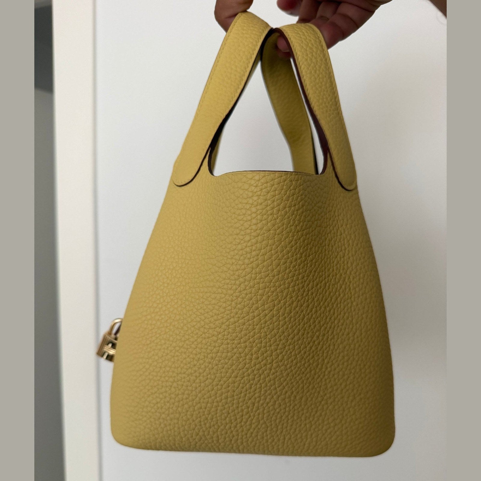 Image of Hermès Picotin 18 במלאי צהוב זהב