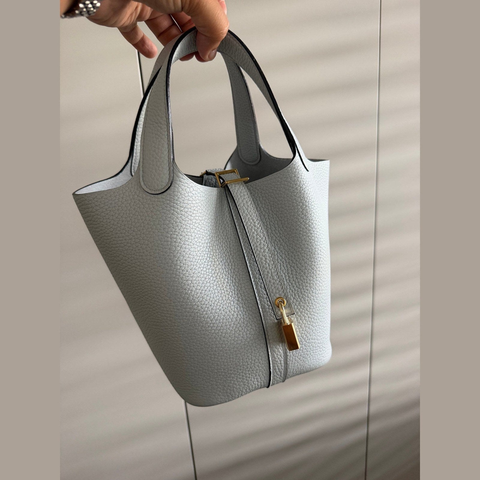 Image of Hermès Picotin 18 במלאי אפור עם זהב