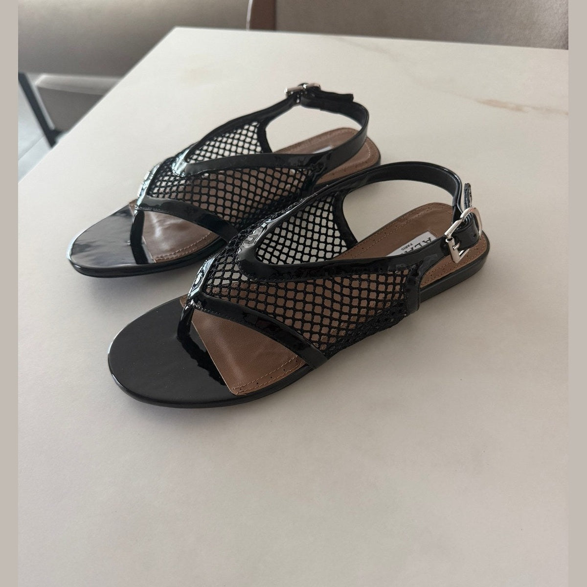 Alaia sandals במלאי