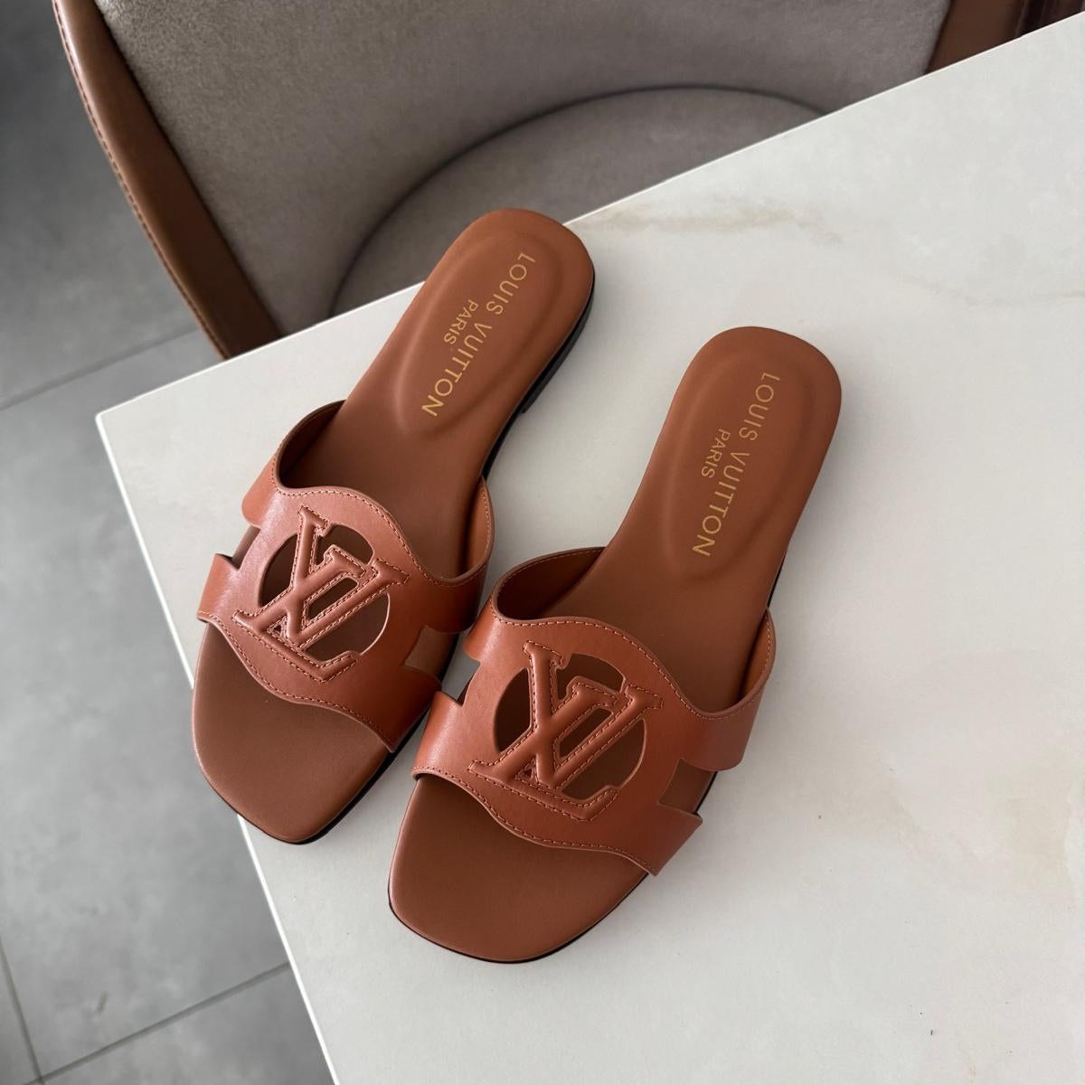 lv sandals במלאי
