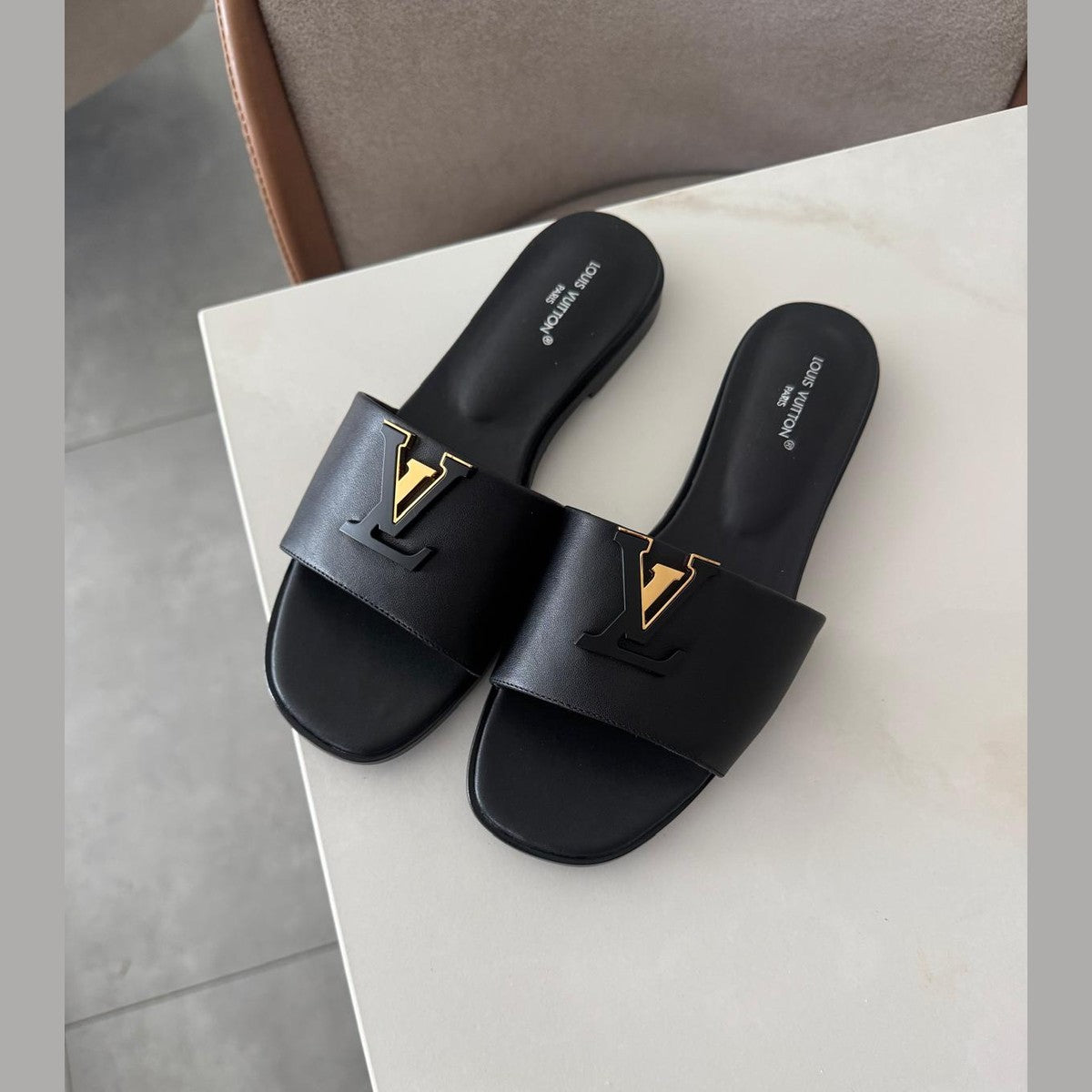 lv sandals במלאי