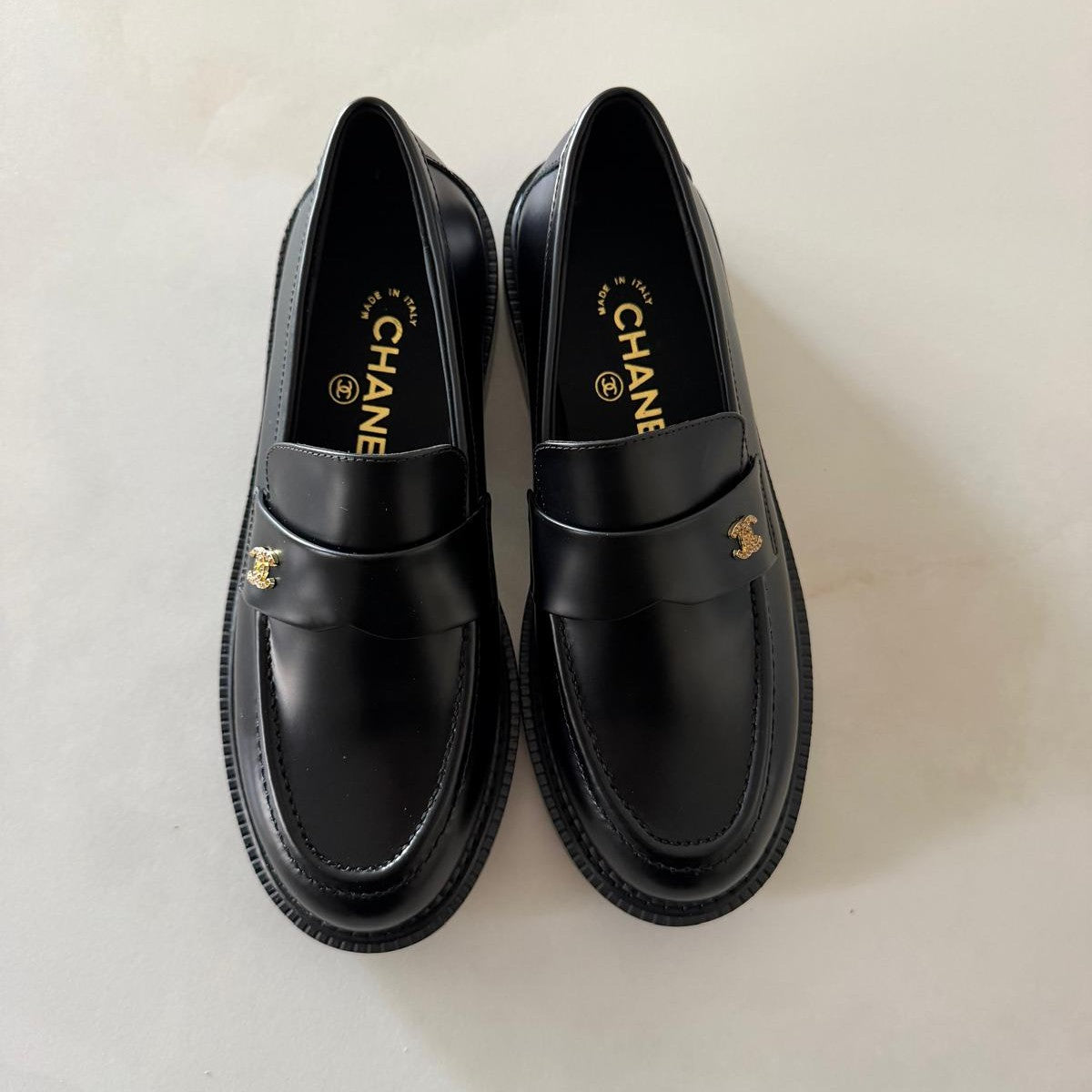 Chanel loafers במלאי