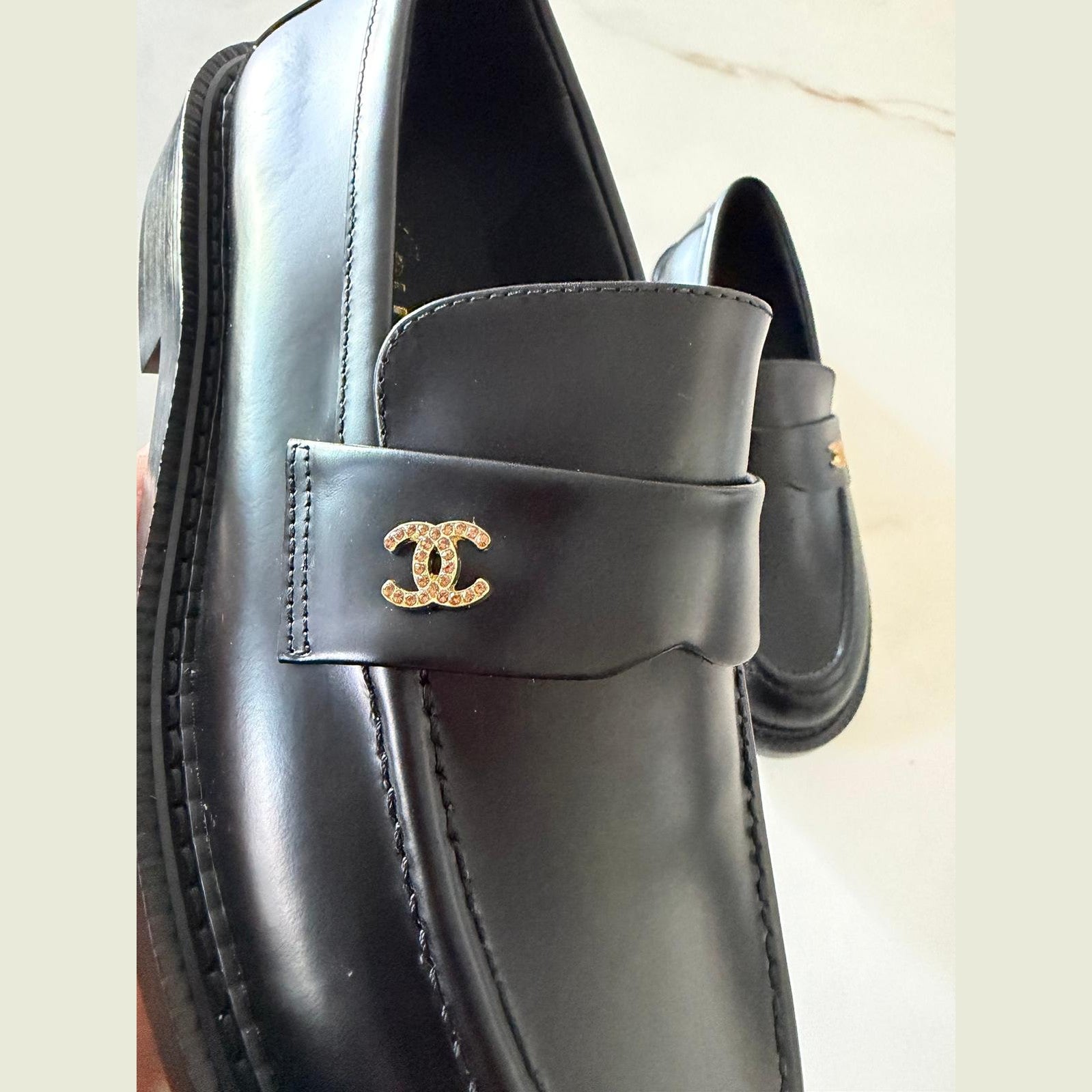 Image of Chanel loafers במלאי